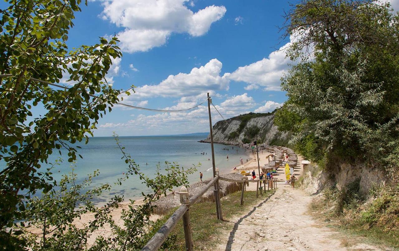 Sea View & Infinity Pool Apartments In Kaliakria Resort Balchik Exterior photo